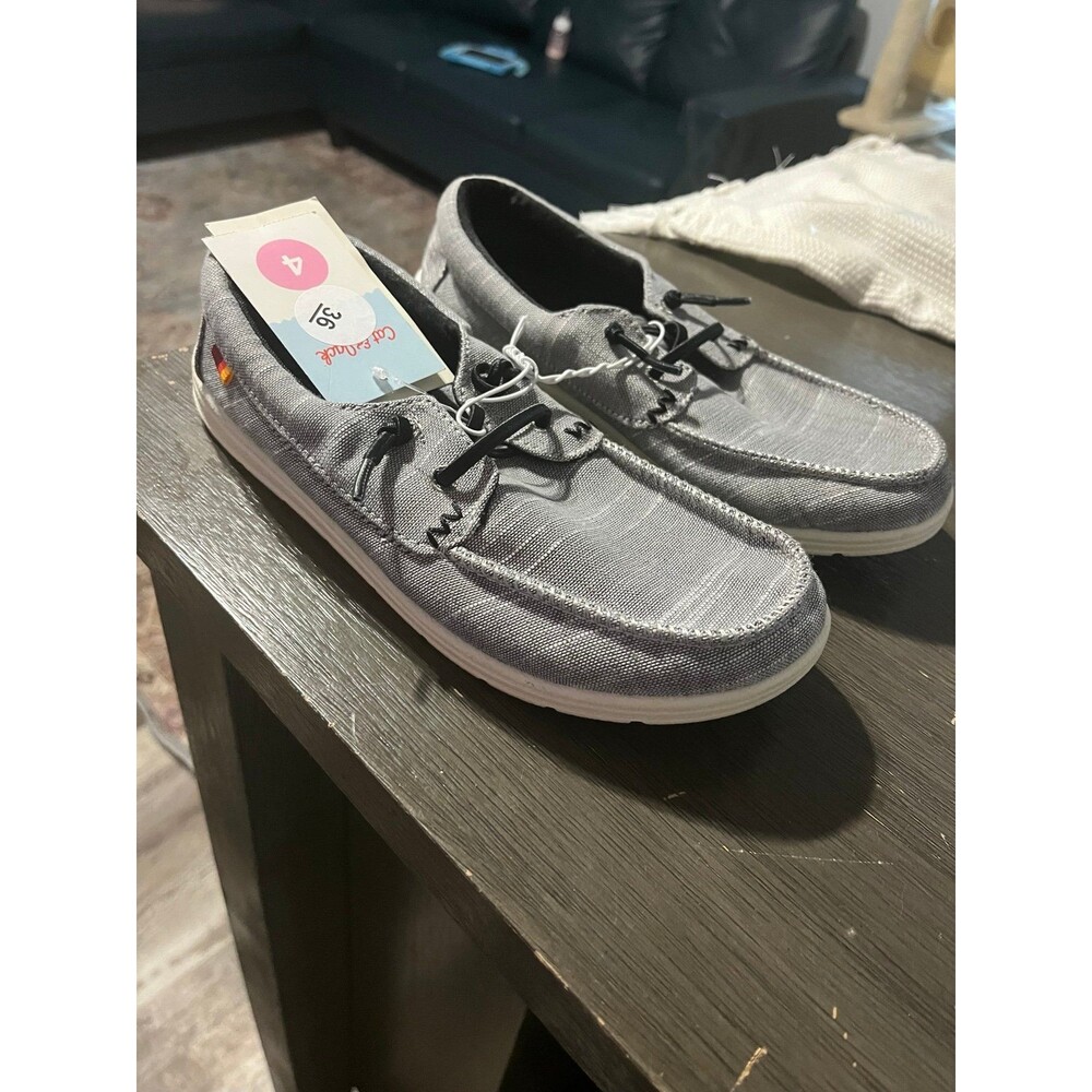 Cat & Jack boys Gray Slip-On Loafer Shoes Size 4 junior